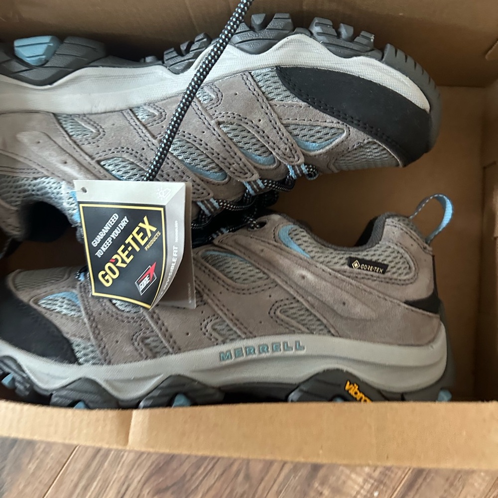 Merrell women’s Gray and Blue hiking Shoes